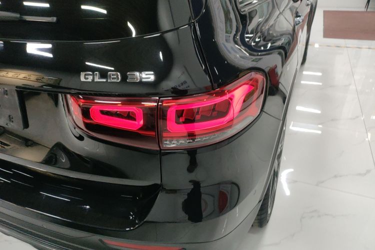 奔驰GLB AMG 2022款 AMG GLB 35 4MATIC车身外观9