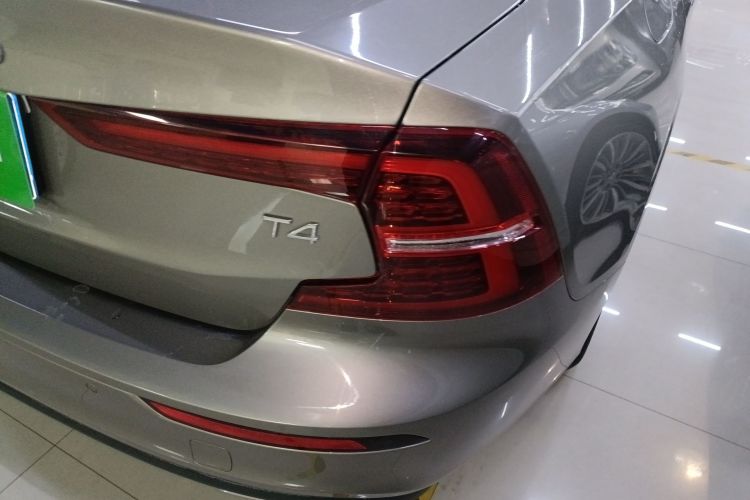 沃尔沃S60 2021款 T4 智逸豪华版车身外观6001