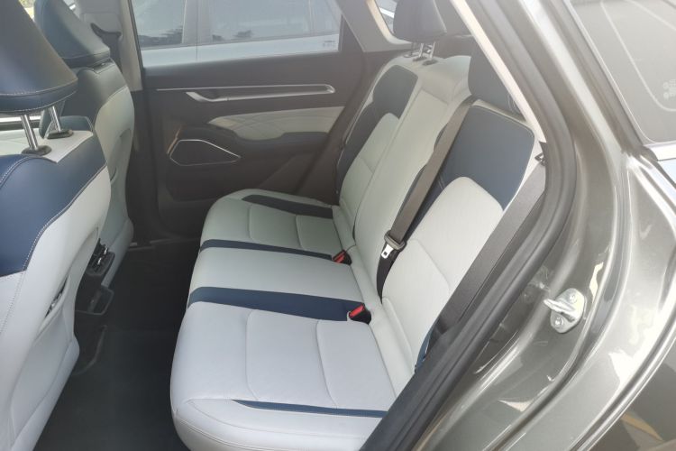 吉利汽车 帝豪 2022款 第4代 1.5L CVT旗舰型中控内饰7004