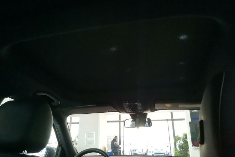 奔驰GLB 2022款 改款二 GLB 200 动感型中控内饰22