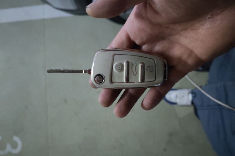 奥迪Q2L 2022款 35 TFSI 进取致雅型中控内饰11