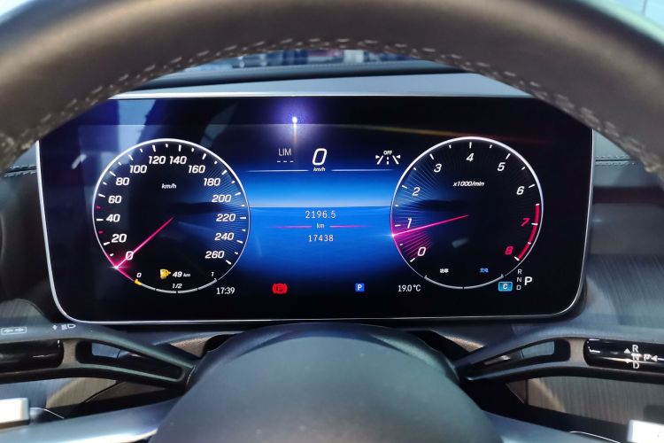 奔驰C级 2023款 C 200 L 运动版中控内饰14