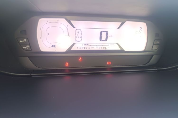 雪铁龙 C4 PICASSO 2015款 1.6T 时尚型 5座局部细节14