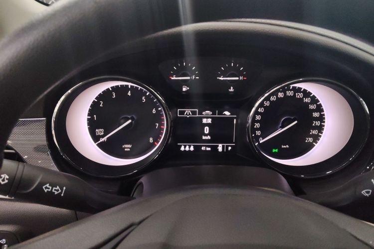 别克 威朗 2020款 20T CVT领先型中控内饰14