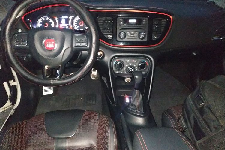 菲亚特 菲翔 2015款 1.4T 自动跃享版中控内饰12