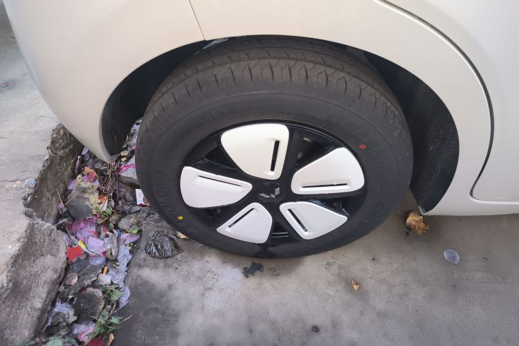 五菱汽车 宏光MINIEV 2025款 四门版 进阶款车身外观6008