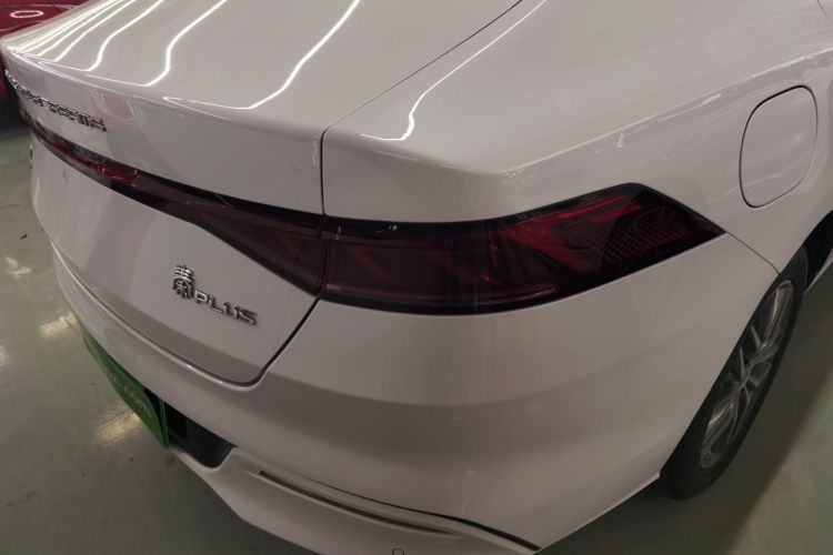 比亚迪 秦PLUS 2023款 冠军版 DM-i 120KM领先型车身外观9