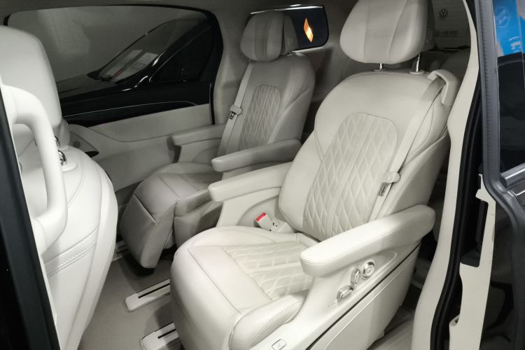 别克GL8 2020款 Avenir艾维亚 六座贤礼版中控内饰21