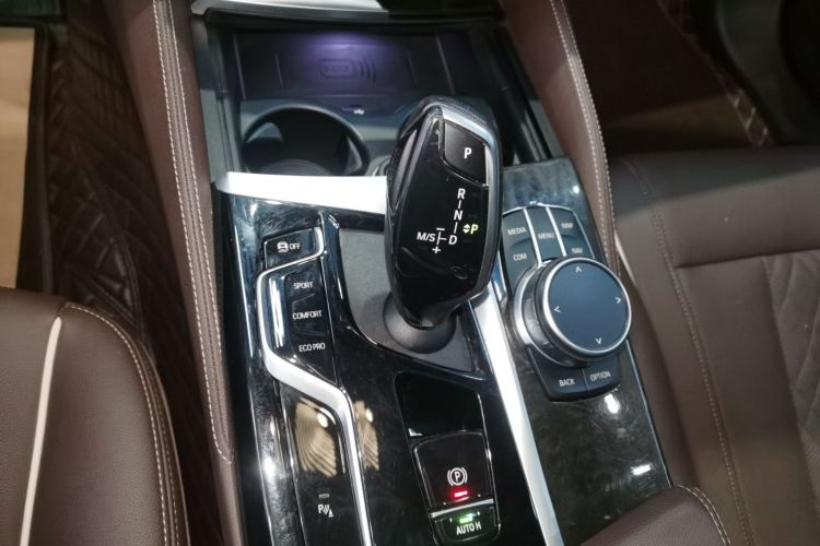 宝马5系 2021款 525Li M运动套装中控内饰18