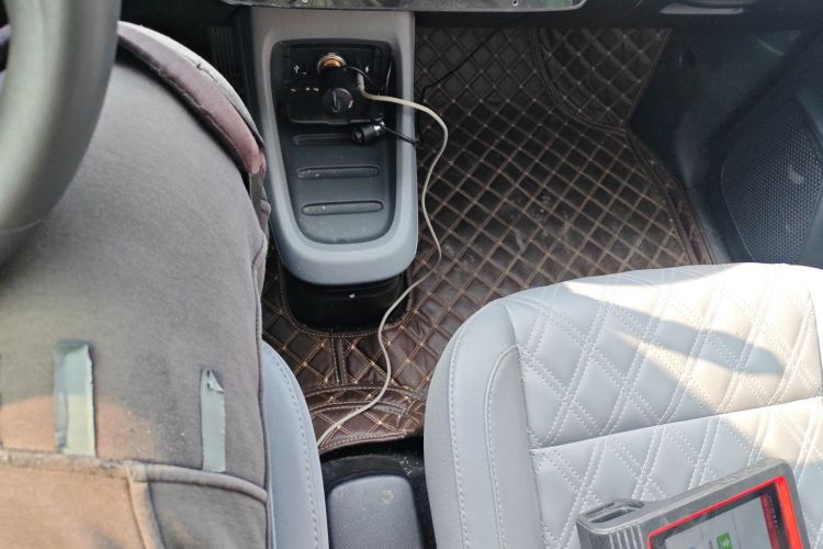 零跑汽车 零跑T03 2021款 400舒享版中控内饰18