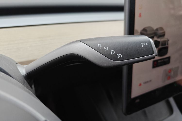 特斯拉 Model Y 2022款 改款 后轮驱动版中控内饰18