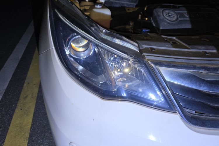 长安凯程 长安欧尚A600 2016款 1.5L 手动豪华型7座车身外观8