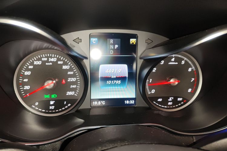 奔驰C级 2018款 C 200 L 运动版中控内饰14