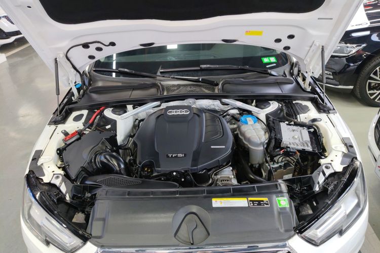 奥迪A4L 2017款 45 TFSI quattro 风尚型机舱底盘24