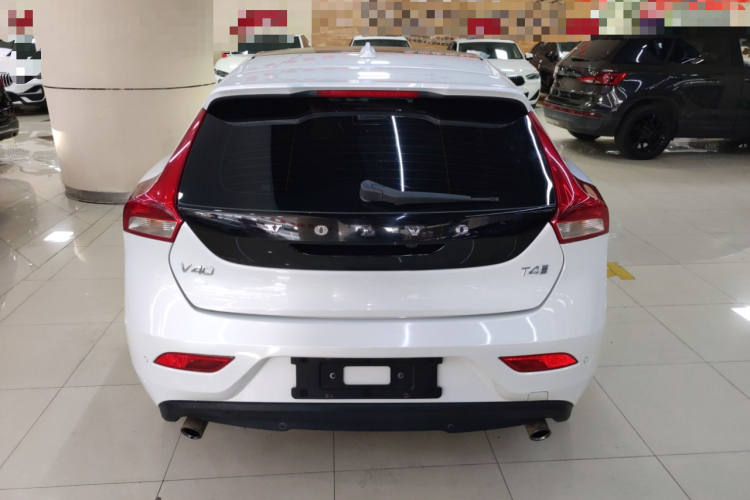 沃尔沃V40 2017款 T4 智雅版车身外观6