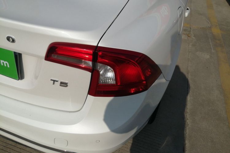 沃尔沃S60 2016款 S60L T4 智远版车身外观9