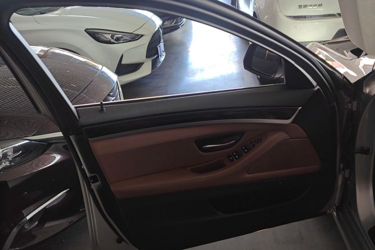 宝马5系 2017款 525Li 领先型中控内饰47