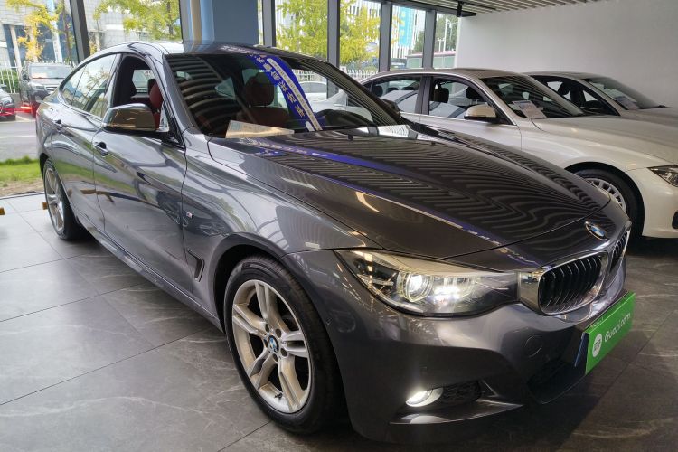 宝马3系GT 2019款 320i M运动型车身外观3