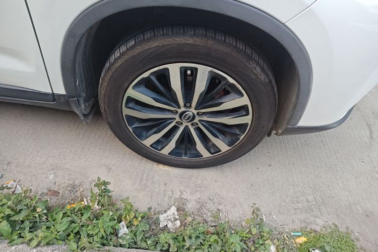 广汽传祺 传祺GS4 2016款 235T G-DCT豪华版车身外观10