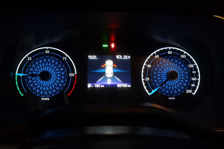 红旗E-QM5 2023款 改款 基础出行版中控内饰14