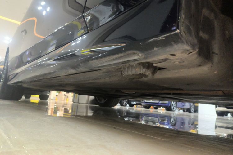 宝马3系 2020款 325Li M运动曜夜套装局部细节9001