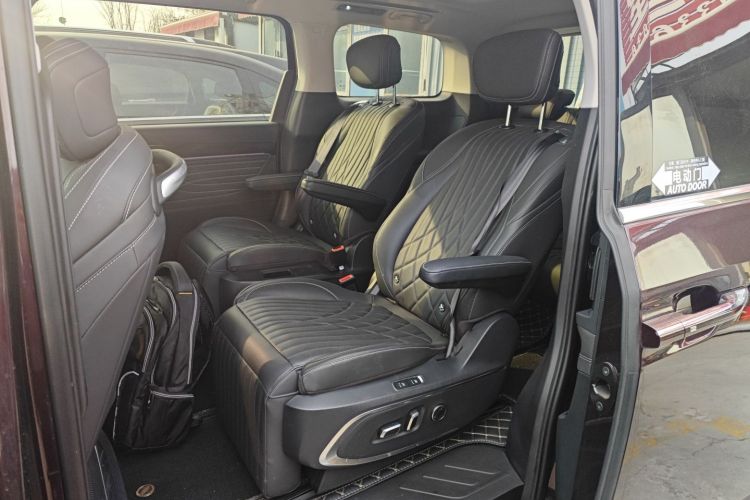 上汽大通MAXUS 大通G90 2022款 2.0T 星云七座版中控内饰21