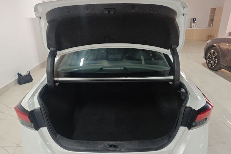 日产 天籁 2022款 2.0L XL-TLS 悦享版中控内饰23