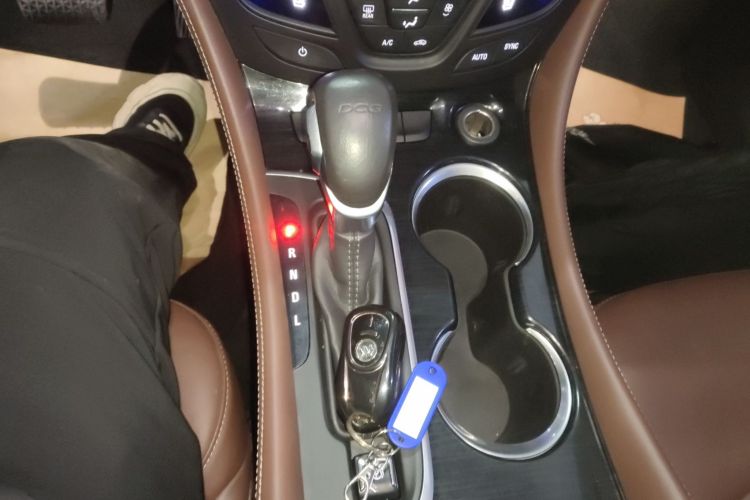 别克 昂科威 2020款 20T 两驱豪华型中控内饰18