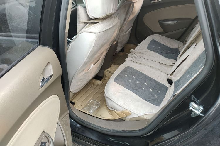 别克 英朗 2013款 GT 1.6L 手动进取版中控内饰21