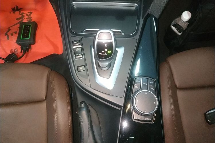 宝马3系 2019款 320Li M运动套装局部细节18