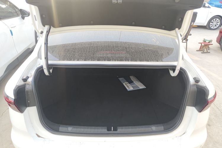 吉利汽车 帝豪 2022款 第4代 1.5L 手动豪华型机舱底盘23