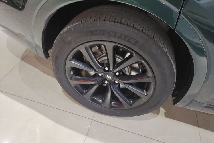 理想汽车 理想ONE 2021款 增程6座版车身外观6008