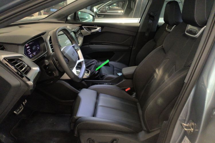 奥迪Q4 e-tron 2024款 40 e-tron 创行版中控内饰19