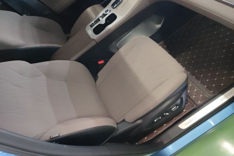 奇瑞 瑞虎8 PLUS C-DM 2025款 1.5T 116km 尊贵型 5座局部细节41