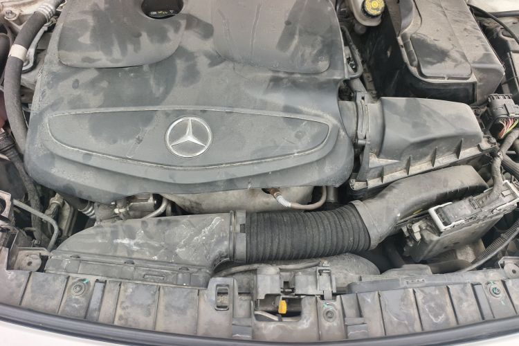 奔驰GLA 2018款 GLA 220 4MATIC 运动型局部细节24