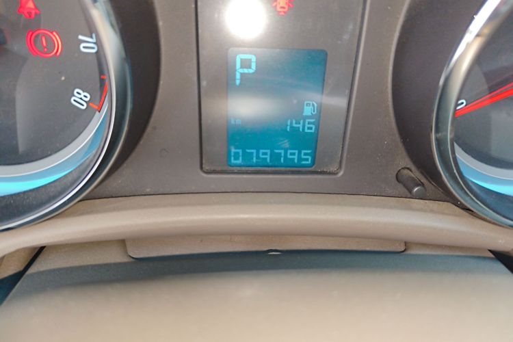 别克 英朗 2013款 GT 1.6L 自动时尚版中控内饰15