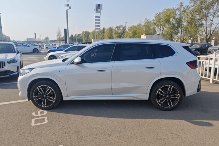 宝马X1 2023款 sDrive25Li M运动套装车身外观4