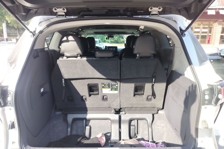 丰田 赛那SIENNA 2021款 2.5L混动 舒适版机舱底盘23