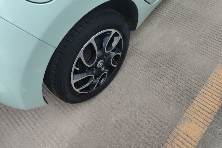 长安欧尚 奔奔E-Star 2022款 国民版 多彩限量款（快充版）磷酸铁锂车身外观6008