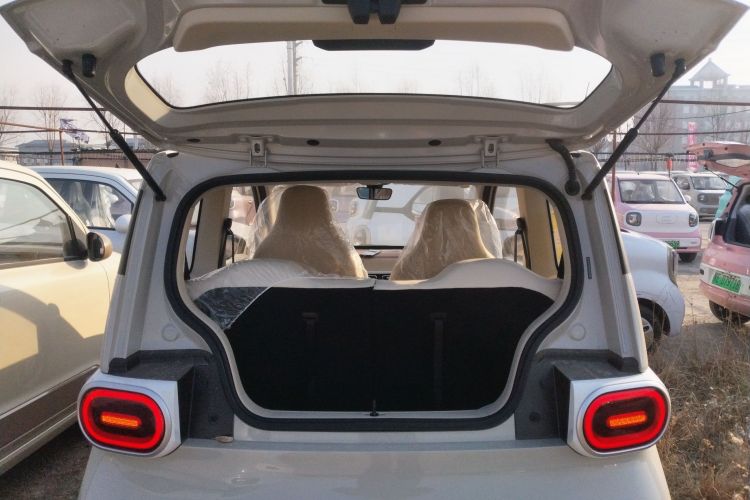 五菱汽车 宏光MINIEV 2024款 第三代 215km 青春版机舱底盘23