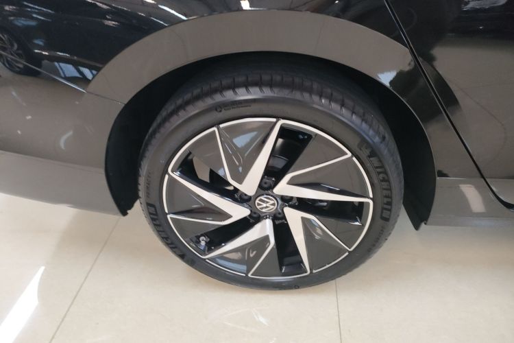 大众 迈腾 2024款 380TSI DSG至尊版车身外观6008