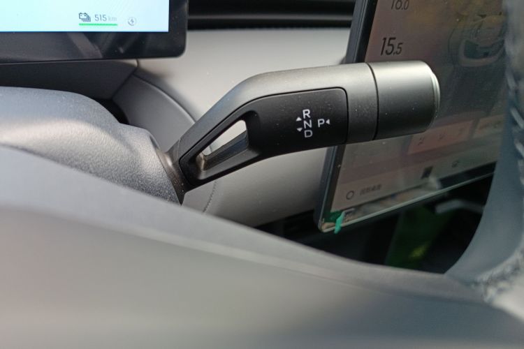 领克Z20 2025款 530km 后驱Pro中控内饰18