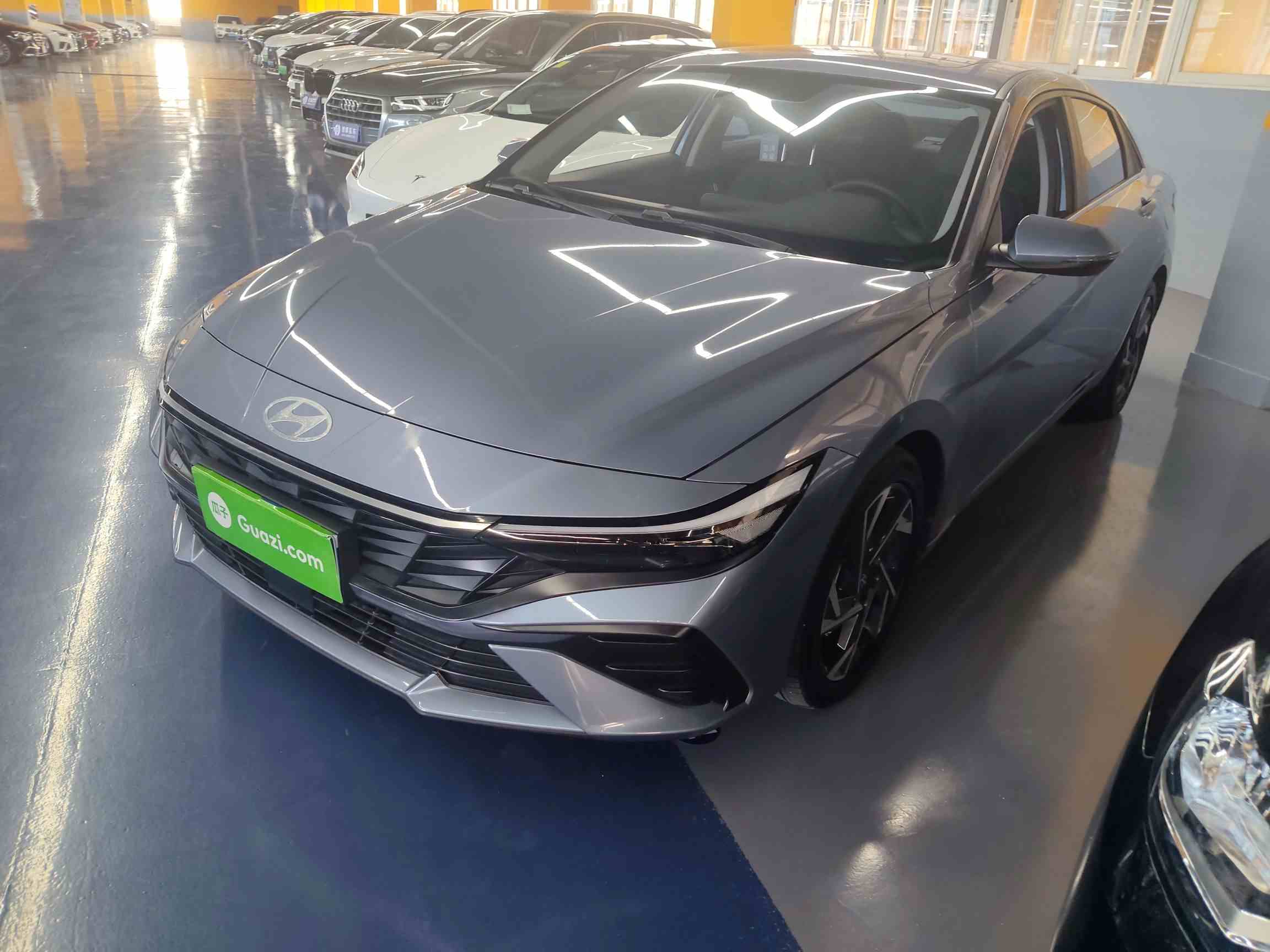 现代 伊兰特 2023款 1.5L CVT LUX尊贵版(2)