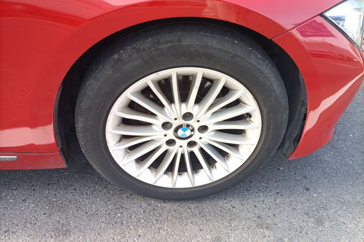 宝马3系 2014款 320Li 豪华设计套装车身外观10