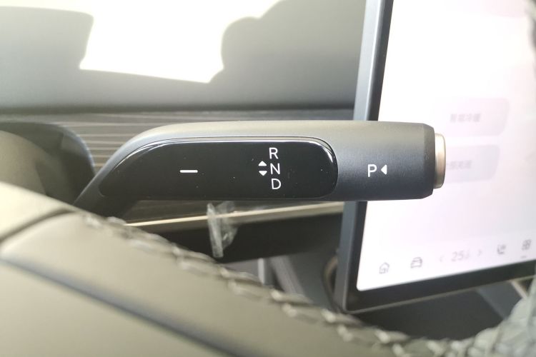 乐道L60 2024款 60kWh 后驱版中控内饰18