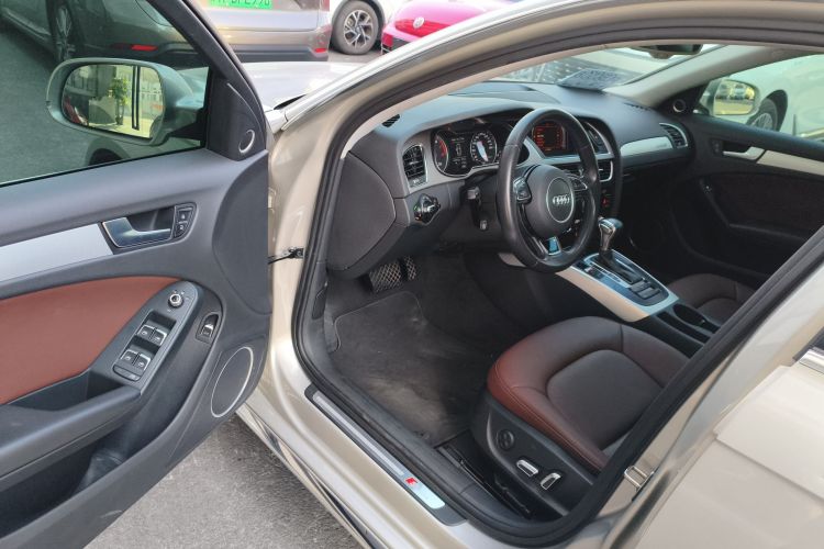 奥迪A4L 2016款 45 TFSI quattro个性运动型中控内饰7003