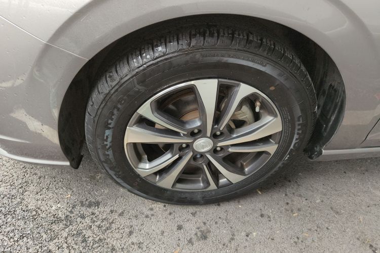 长安 逸动 2020款 PLUS 蓝鲸NE 1.4T GDI DCT尊贵型车身外观6007