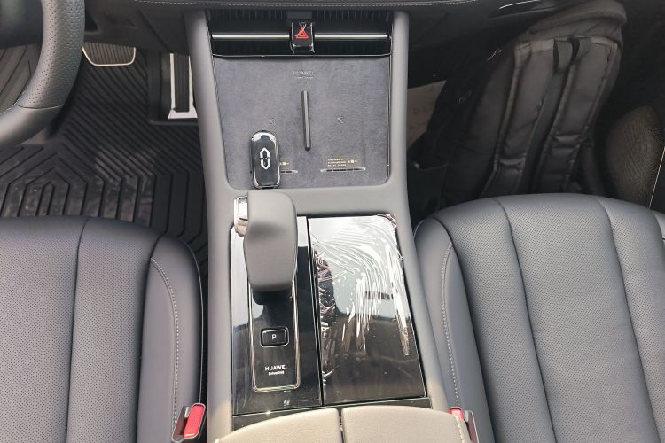 鸿蒙智行 问界M7 2024款 1.5T 后驱Plus版 5座中控内饰18