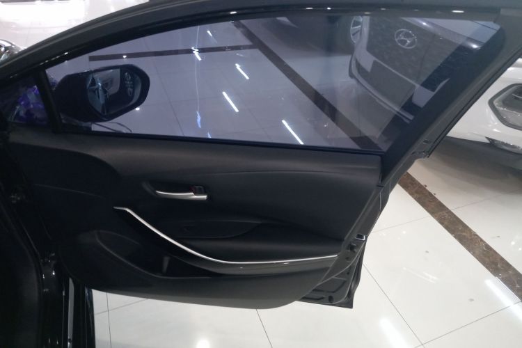 丰田 雷凌 2021款 双擎 1.8H E-CVT豪华版中控内饰42