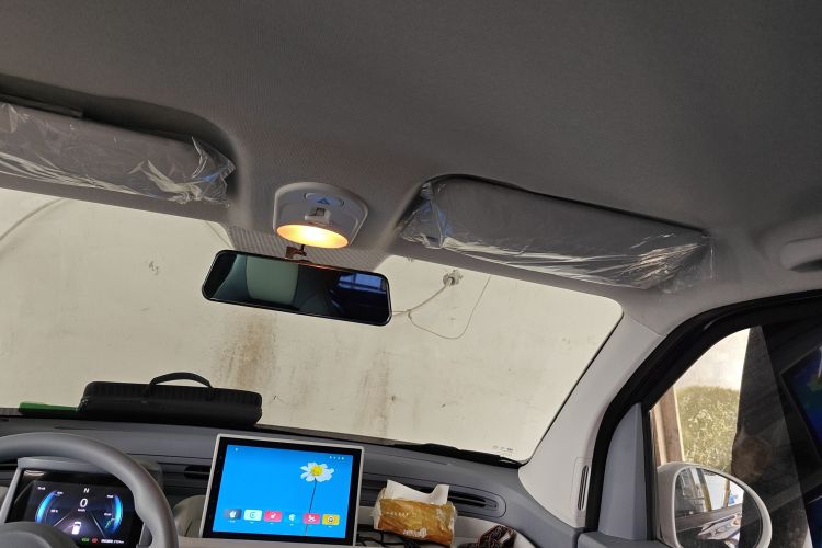 奔腾小马 2025款 222km 伶俐马中控内饰22